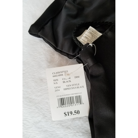 David's Bridal Black Wristlet - Picture 4 of 4